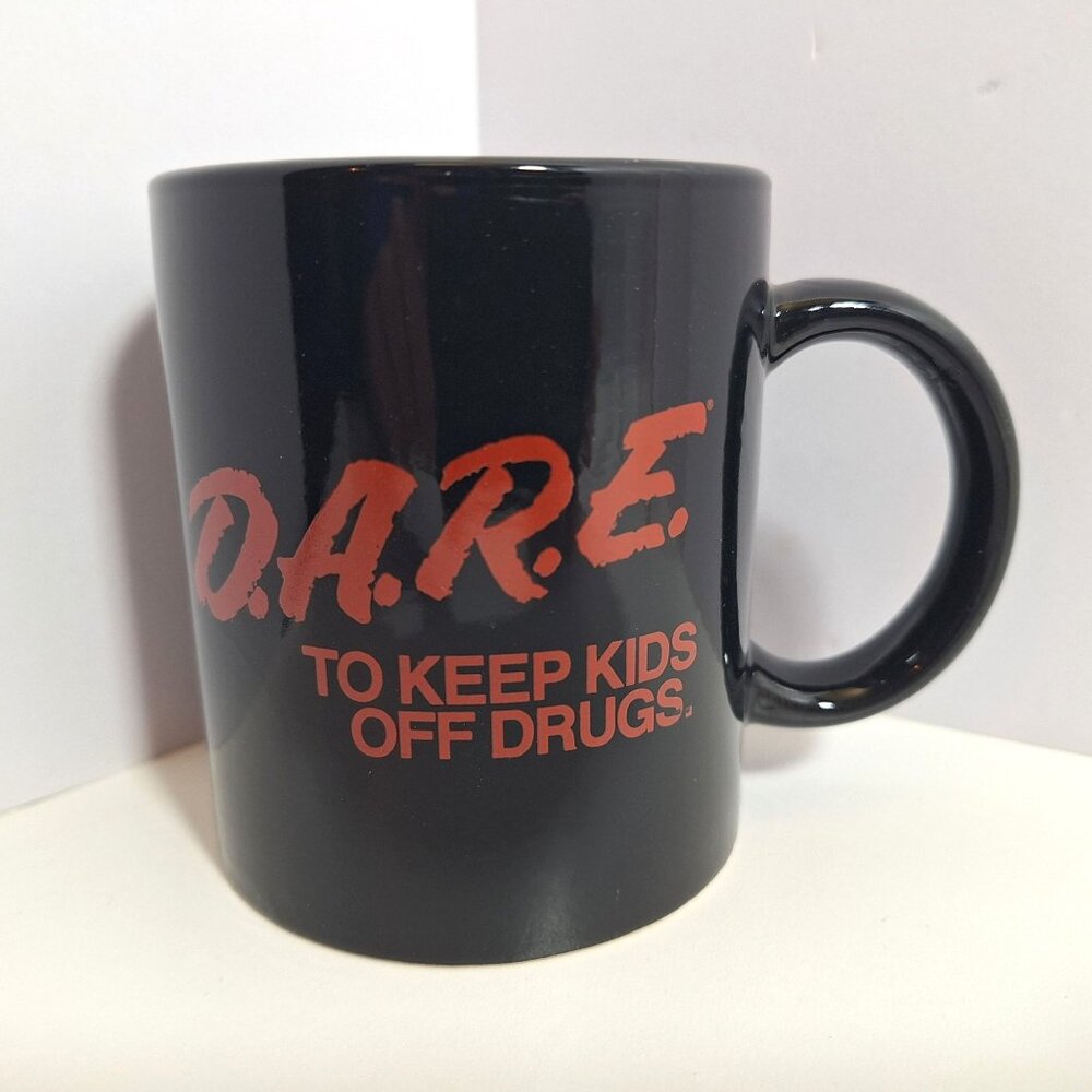 Dare To Keep Kids Off Drugs Black Ceramic Mug 12oz Vintage 90s Red Text